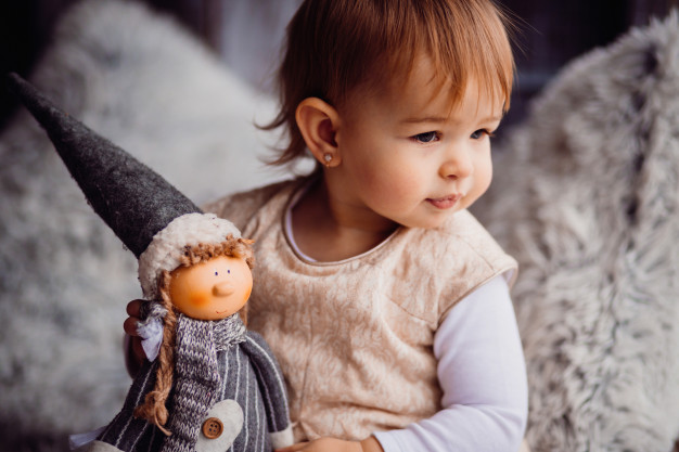 Lalka – atrakcyjna zabawka dla każdej dziewczynki